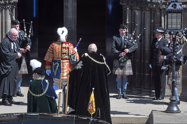 Pupils from Gordonstoun pipe for the King at historic event